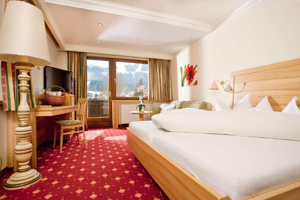 Hotel Kirchenwirt Reith im Alpbachtal Pokoj fotografie